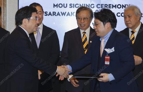 TAN SRI ABANG JOHARI TUN OPENG