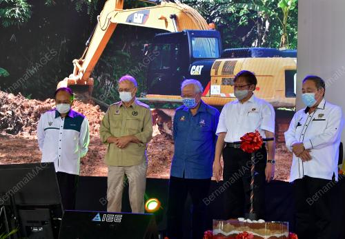 DATUK ABANG JOHARI TUN OPENG