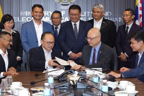 DATUK SERI JULAIHI NARAWAI