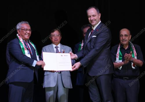TAN SRI ABANG JOHARI TUN OPENG