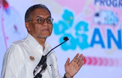 DATUK SERI DR DZULKEFLY AHMAD