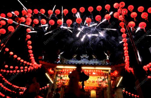 SK01_17022015_TUA_PEK_KONG