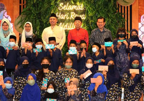 TAN SRI ABANG JOHARI TUN OPENG