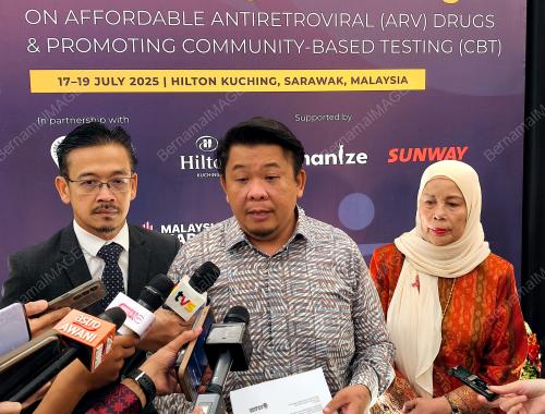 DATUK LUKANISMAN AWANG SAUNI