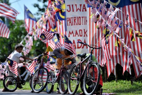 SK01_17082016_BENDERA