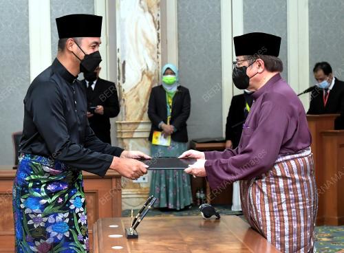 TAN SRI ABANG JOHARI TUN OPENG