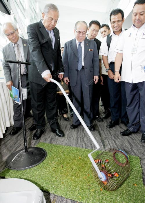 SK01_18032015_ADENAN_PEKEBUN