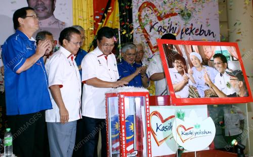 SK01_18062012_PEKEBUN