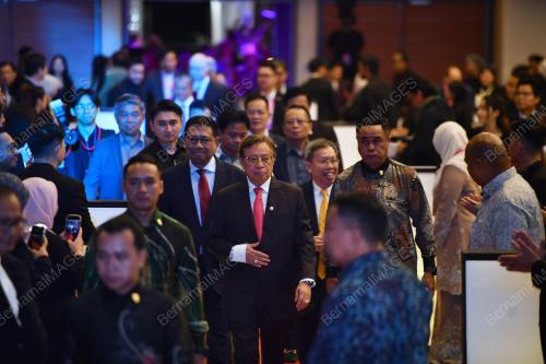 TAN SRI ABANG JOHARI TUN OPENG