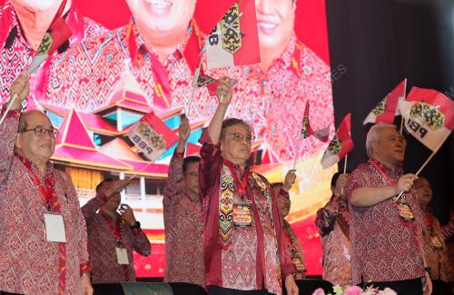 TAN SRI ABANG JOHARI TUN OPENG
