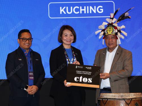 DATUK WILSON UGAK KUMBONG