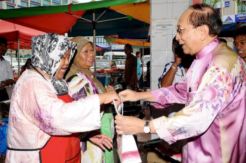 DR RAIS YATIM