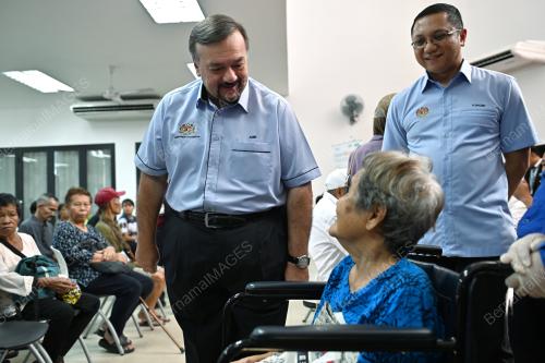 DATUK SERI AMIR HAMZAH AZIZAN