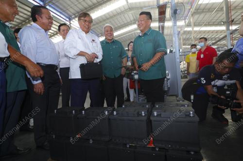 TAN SRI ABANG JOHARI TUN OPENG