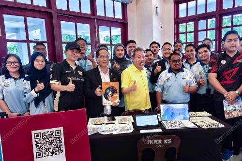 DATUK AMAR DR SIM KUI HIAN