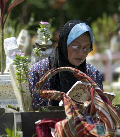 ZIARAH_PUSARA