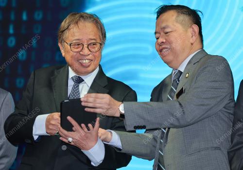 TAN SRI ABANG JOHARI TUN OPENG