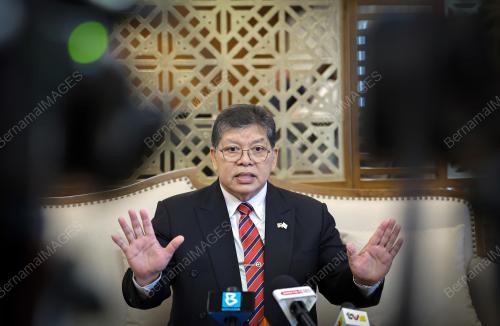 TAN SRI JOHARI ABDUL