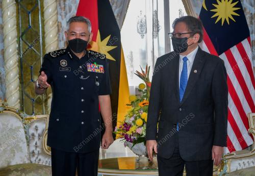 TAN SRI ABANG JOHARI TUN OPENG