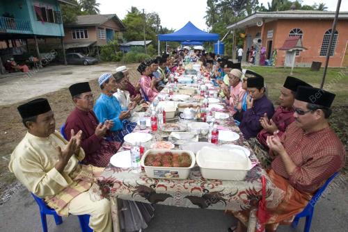 BERLANGGAR_MEJA