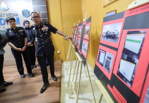 DATUK MOHD AZMAN AHMAD SAPRI