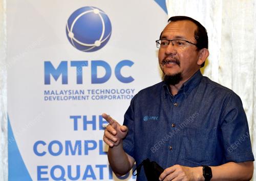 DATUK NORHALIM YUNUS