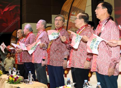 TAN SRI ABANG JOHARI TUN OPENG