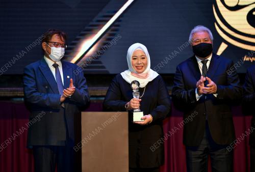 TAN SRI ABANG JOHARI TUN OPENG