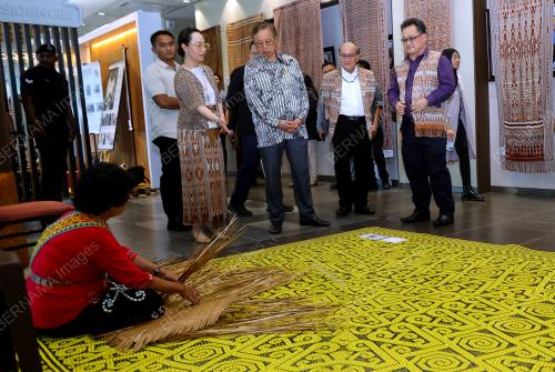 TAN SRI ABANG JOHARI TUN OPENG