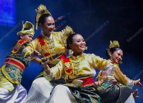 FESTIVAL KEBUDAYAAN KEBUDAYAAN BORNEO