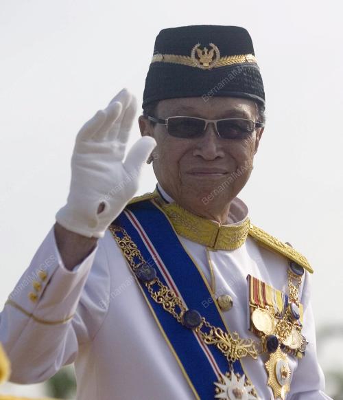 TUN MUHAMMAD SALAHUDDIN ABANG BARIENG