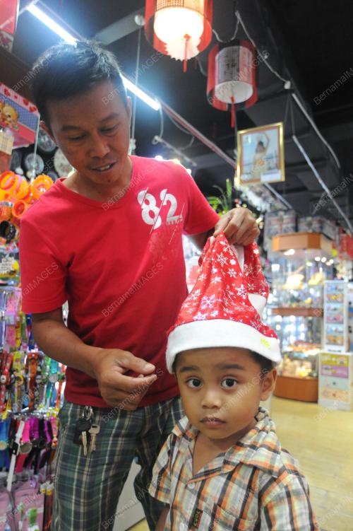 SK01_24122014_TOPI_KRISMAS