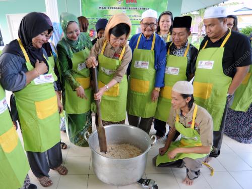 SK01_25072014_BUBUR_LAMBUK
