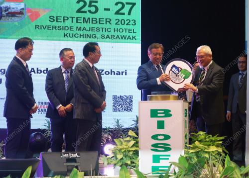 TAN SRI ABANG JOHARI TUN OPENG