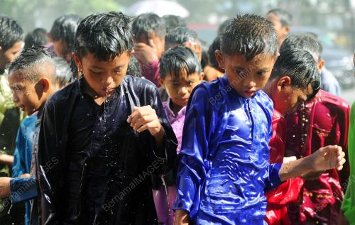 SK01_25112016_MAJLIS_BERKHATAN