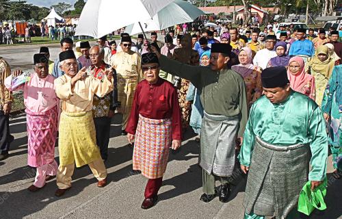 TUN ABANG MUHAMMAD SALAHUDDIN