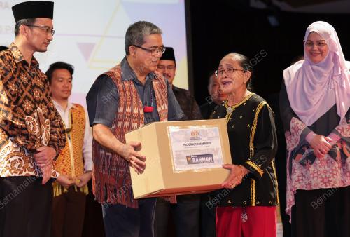 DATUK AARON AGO DAGANG