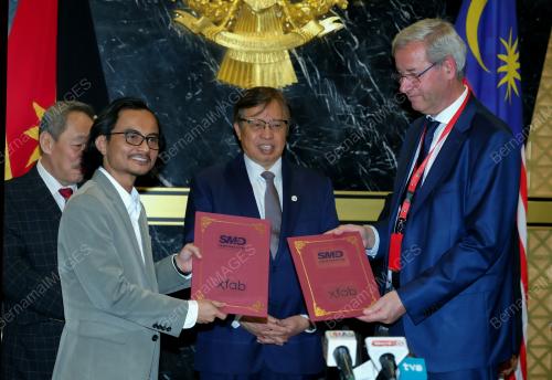 TAN SRI ABANG JOHARI TUN OPENG