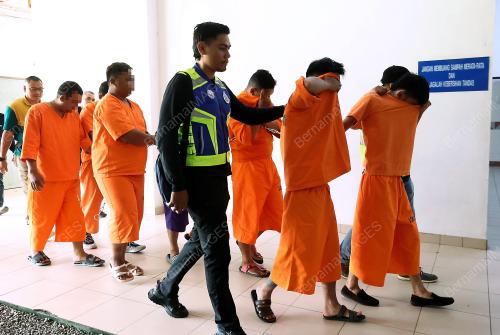 REMAN KES LELAKI MAUT DITEMBAK