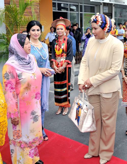 TUANKU NUR ZAHIRAH