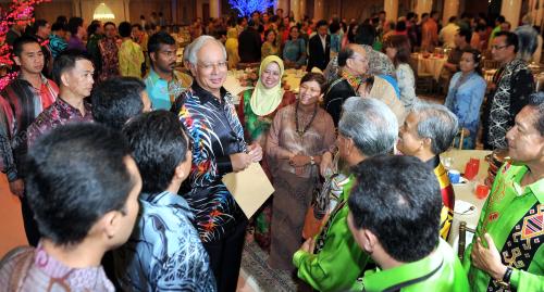 SK01_28042012_MAKAN_MALAM