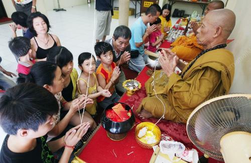 HARI WESAK