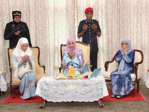 RAJA PERMAISURI AGONG RAJA ZARITH SOFIAH