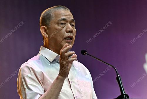 DATUK SERI FADILLAH YUSOF