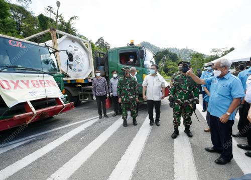 TAN SRI DR JAMES JEMUT MASING