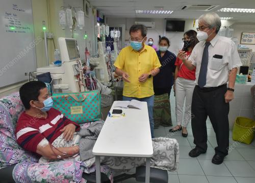 DATUK DR SIM KUI HIAN