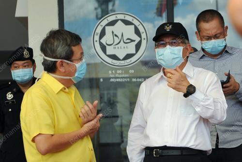 DATUK AMAR DOUGLAS UGGAH EMBAS
