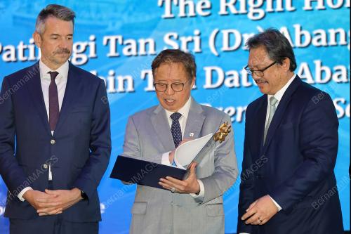 TAN SRI ABANG JOHARI TUN OPENG