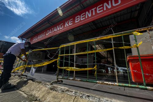 MEDAN NIAGA SATOK DITUTUP