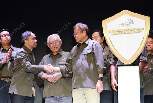 TAN SRI ABANG JOHARI TUN OPENG